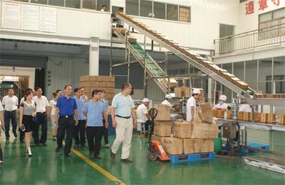 微山縣食藥監局打出食品安全宣傳“組合拳” 筑牢民生健康防線